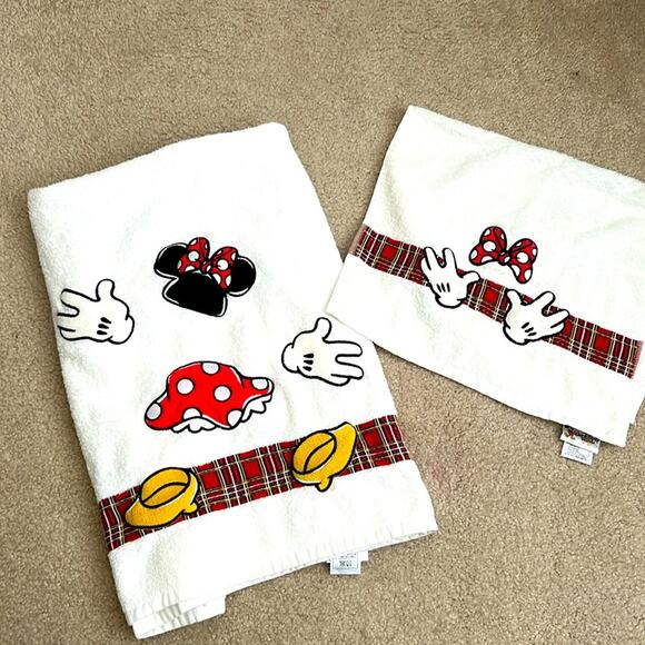 Disney World Mickey bath and hand towel - Picture 1 of 10
